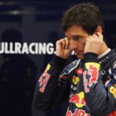 Mark Webber en su box de Jerez