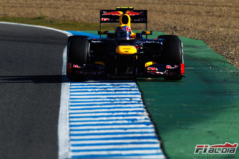 Vista frontal del Red Bull RB8 en Jerez