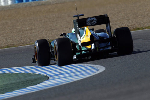 El Caterham de Kovalainen desde atrás