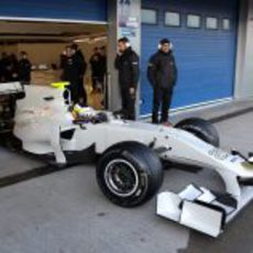 De la Rosa sale de su box en Jerez con el F111