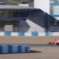 Felipe Massa rueda por segundo día en Jerez