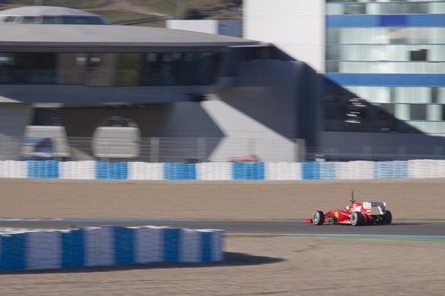 Felipe Massa rueda por segundo día en Jerez