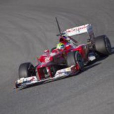 Felipe Massa con el Ferrari F2012 en Jerez