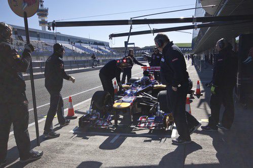 Parada en boxes para Daniel Ricciardo