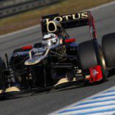 Kimi Räikkönen con el Lotus E20 en Jerez