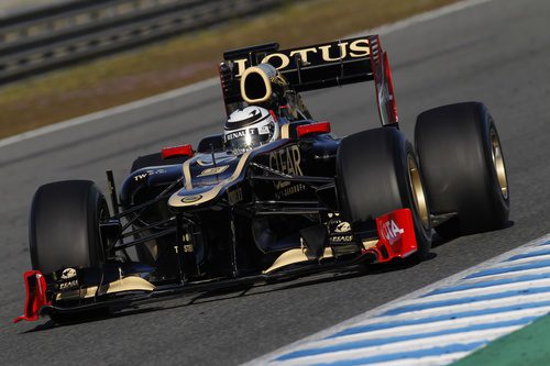 Kimi Räikkönen con el Lotus E20 en Jerez