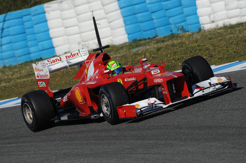 Massa con el F2012 en la pista de Jerez