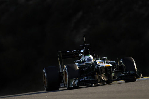 Kovalainen rueda por segundo día en Jerez