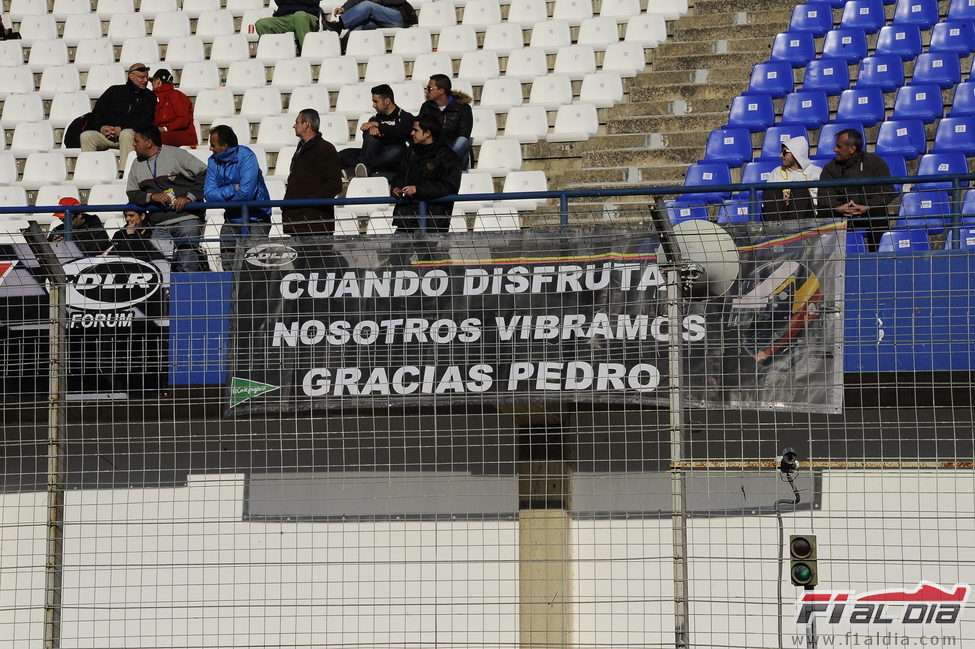 Cartel de apoyo a Pedro de la Rosa en Jerez