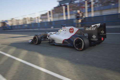 Sergio Pérez sale a pista con el Sauber C31