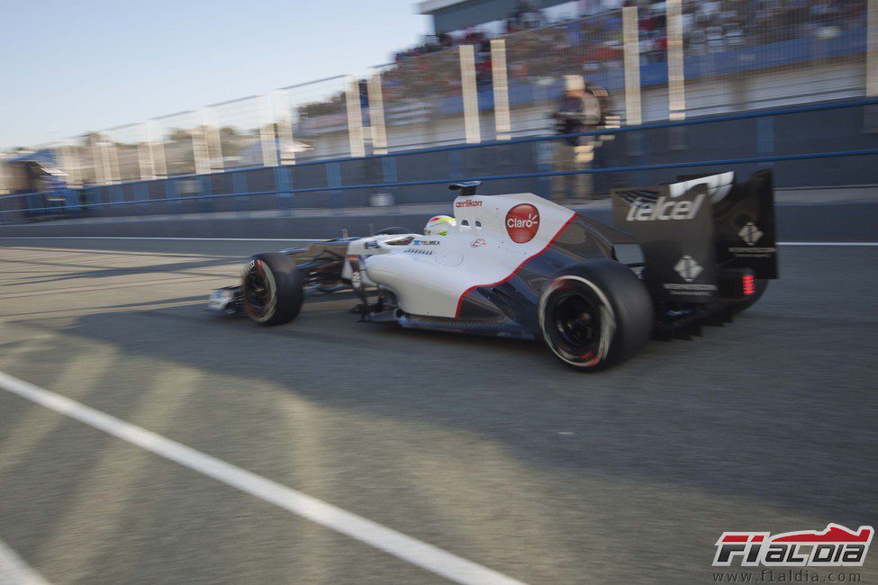 Sergio Pérez sale a pista con el Sauber C31