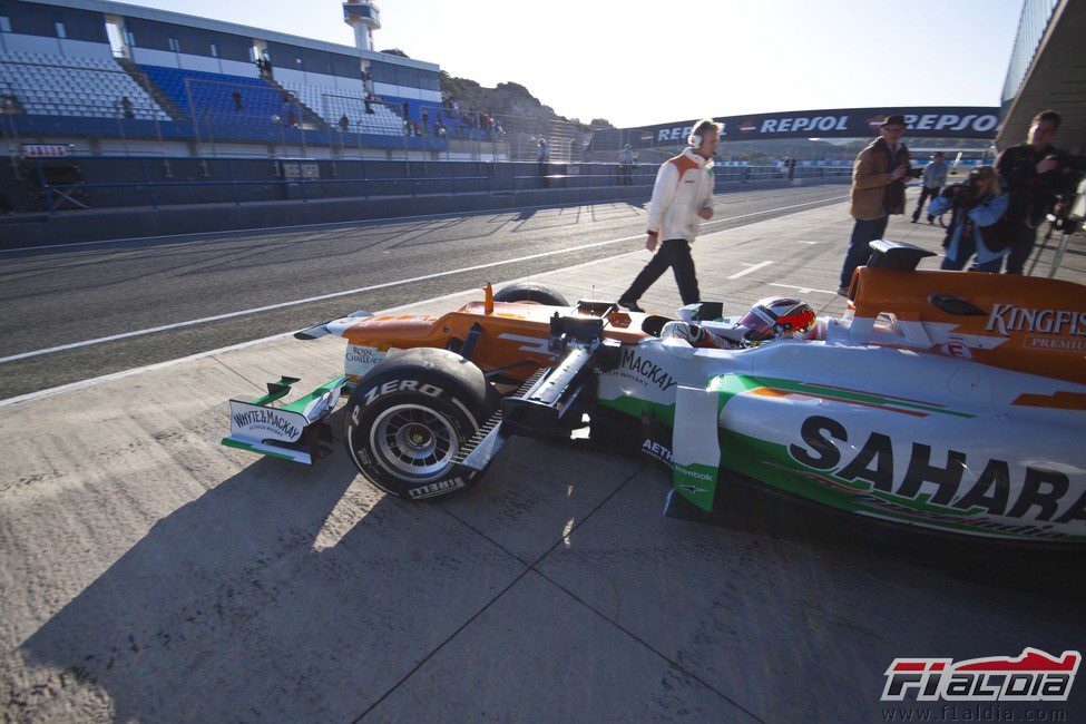 Jules Bianchi sale a pista con el Force India