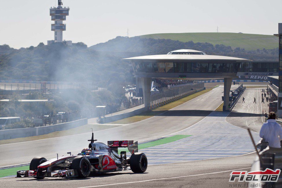 Lewis Hamilton con el McLaren en Jerez