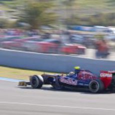 Vergne en la pista de Jerez con el STR7