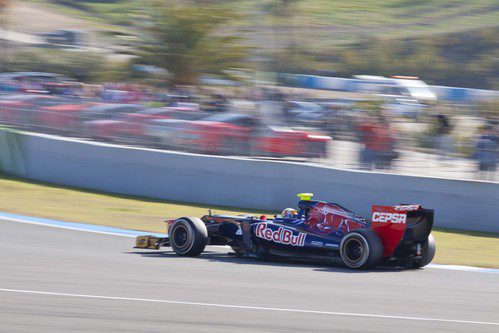 Vergne en la pista de Jerez con el STR7