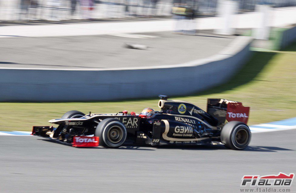 Romain Grosjean se estrena con el Lotus E20