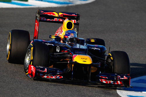 Sebastian Vettel rueda con el Red Bull en Jerez