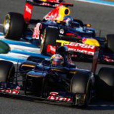 Vergne seguido por Vettel en Jerez