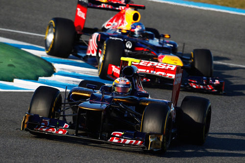 Vergne seguido por Vettel en Jerez