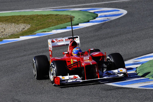 Alonso pilotando el Ferrari F2012