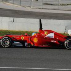 Fernando Alonso sobre la pista de Jerez