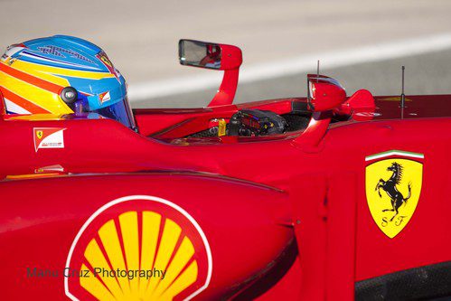 Fernando Alonso pilotando el Ferrari en Jerez