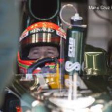 Jarno Trulli sentado en el Caterham en Jerez