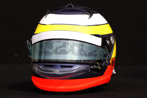 Casco de Pedro de la Rosa para 2012 (vista frontal)