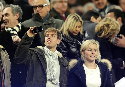 Sebastian Vettel y Hanna Prater en el Camp Nou