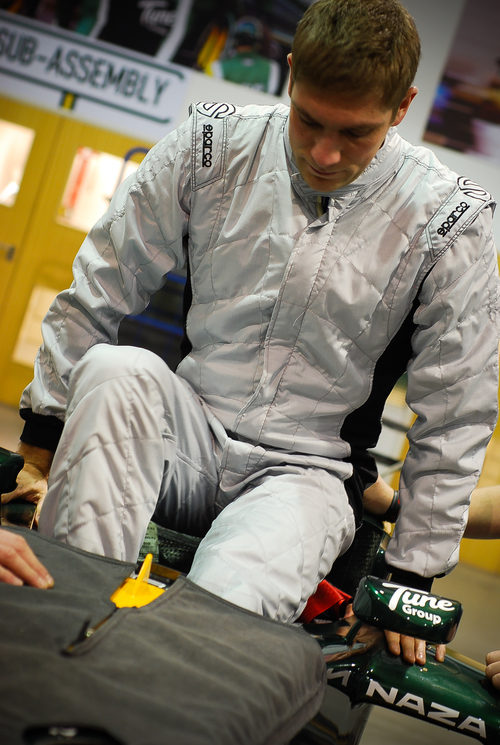 Petrov se hace su asiento en Caterham