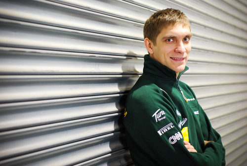 Vitaly Petrov ficha por Caterham para 2012