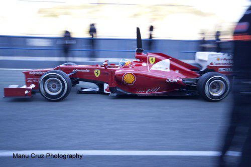 Fernando Alonso sale a pista con el Ferrari F2012 en Jerez