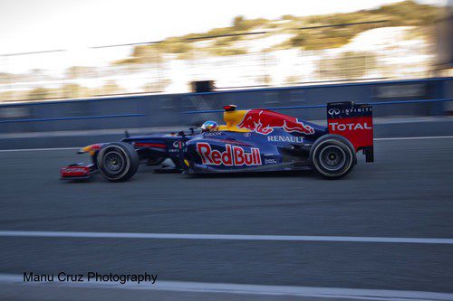 Sebastian Vettel sale a pista con el RB8 en Jerez