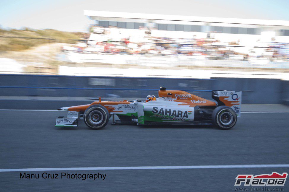 Nico Hülkenberg sale a pista con el VJM05