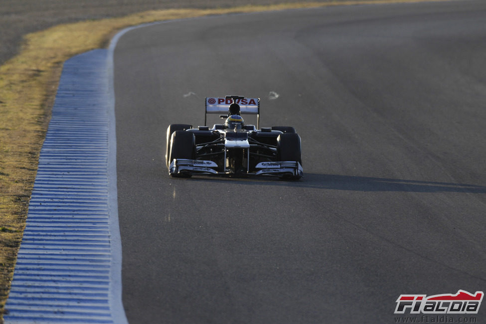 Bruno Senna rueda con el Williams en Jerez