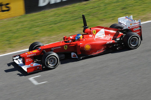 Fernando Alonso a toda velocidad en el Ferrari F2012