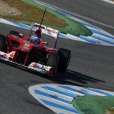 Fernando Alonso en el Ferrari en Jerez