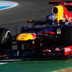 Plano cercano del Red Bull RB8 en Jerez