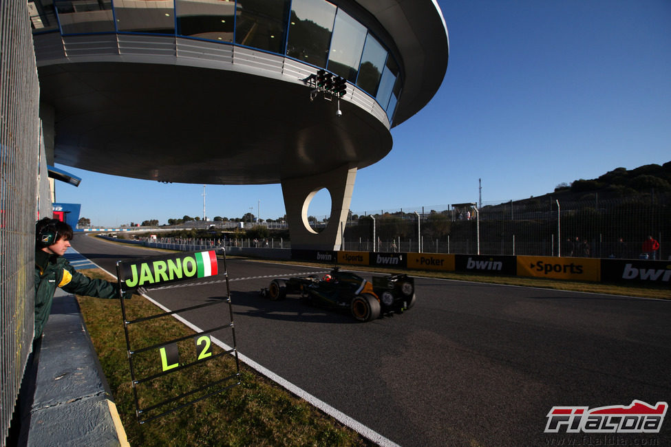 Trulli sale a la pista de Jerez