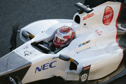 Kamui Kobayashi en el 'cockpit' del circuito de Jerez