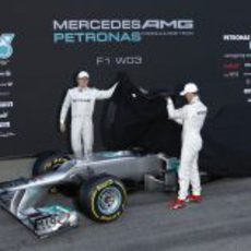 Rosberg y Schumacher desvelan el nuevo Mercedes W03