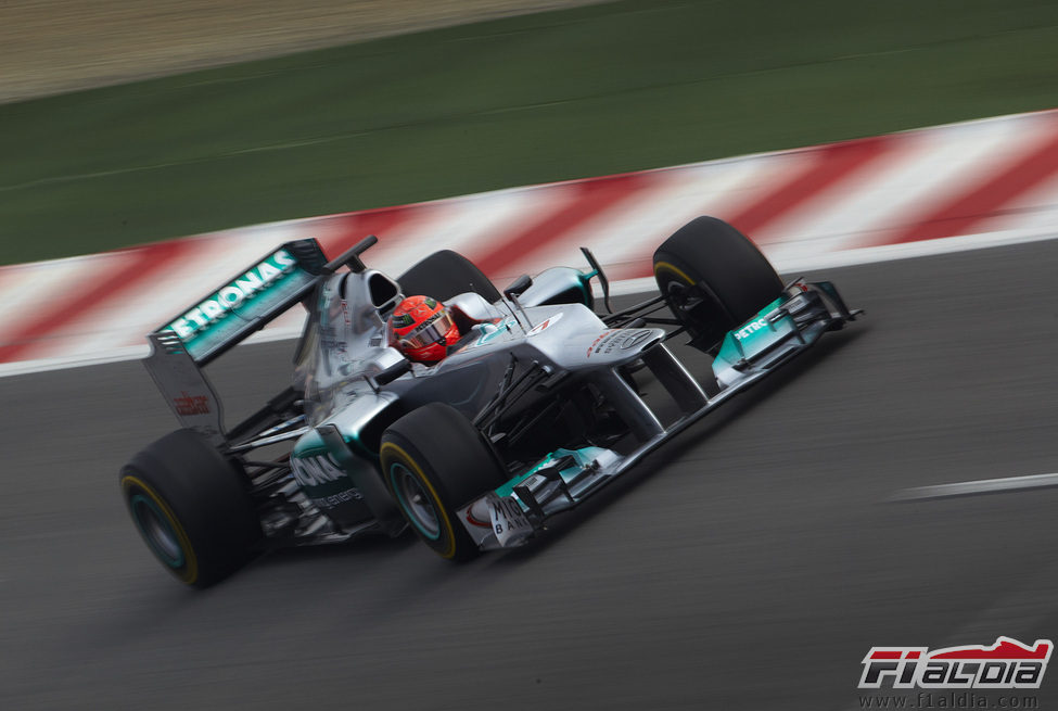 El Mercedes W03 en acción en Montmeló