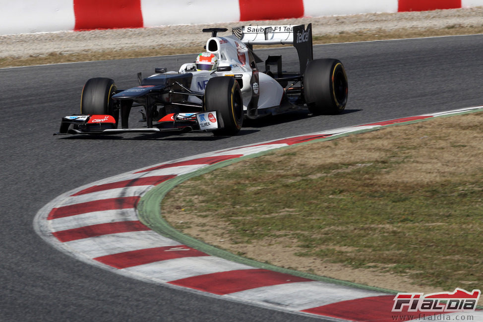 Pérez afronta una curva del Circuit