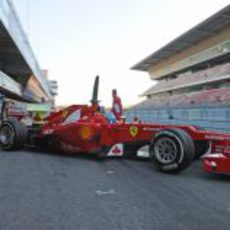 Alonso sale a pista en los test de Barcelona