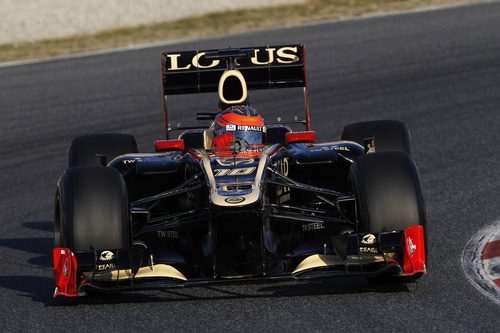 Romain Grosjean con el Lotus en Barcelona