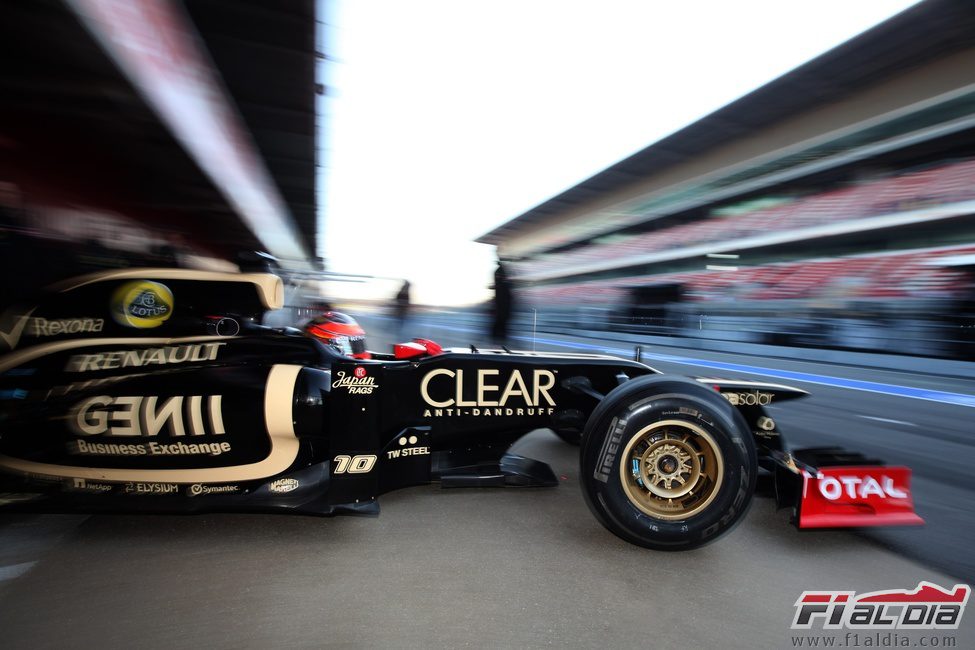 Grosjean sale a pista con el Lotus