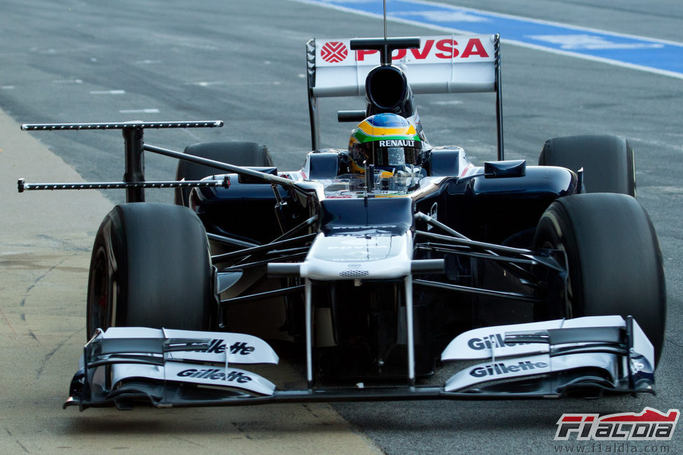 Senna en el 'pit lane' de Barcelona con el Williams