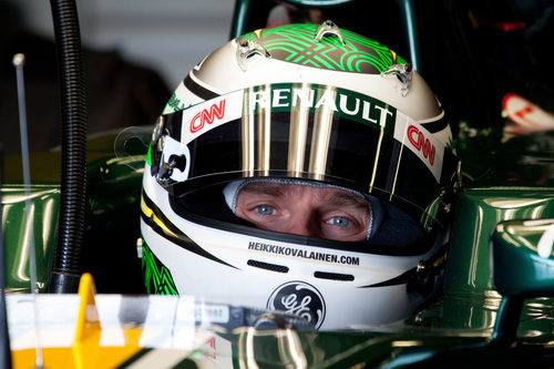 Primer plano de Heikki Kovalainen sentado en el Caterham