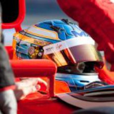 Charles Pic sentado en el Marussia en los test de Barcelona