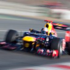 Sebastian Vettel a toda velocidad en los test de Barcelona